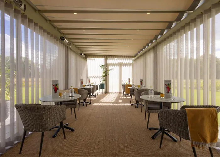 Voco The Club - Dublin Gateway By Ihg Отель Нейс