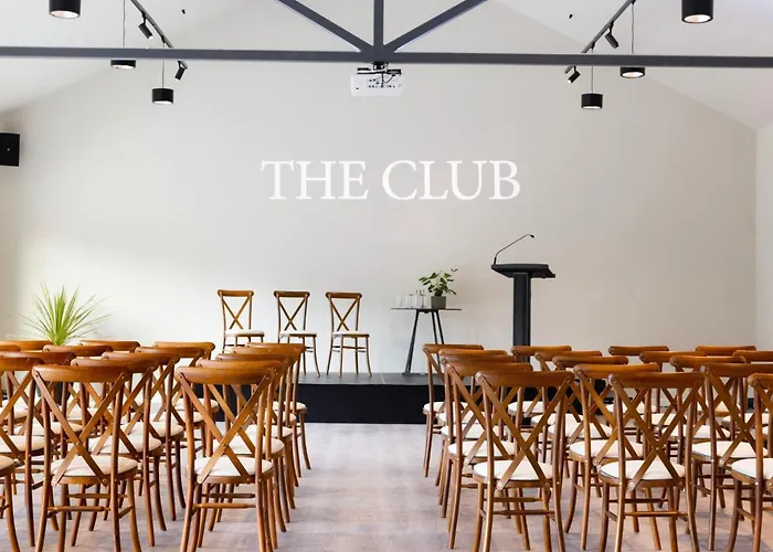 Voco The Club - Dublin Gateway By Ihg Отель Нейс